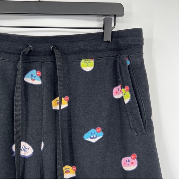 NIKE Sportswear AOP Moji Alumni Shorts  Black Emoji Air Max Loose Fit Men's - Picture 2 of 13